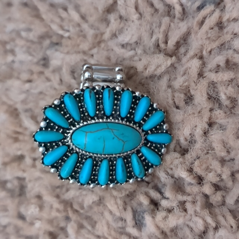 Paparazzi cute blue  flower gemed ring